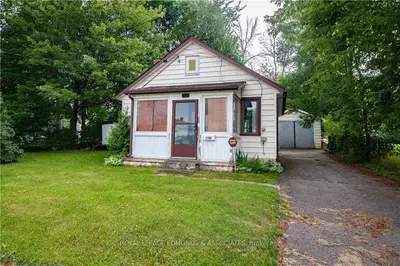 1100 BRONX Street, Pembroke, ON K8A 6G7