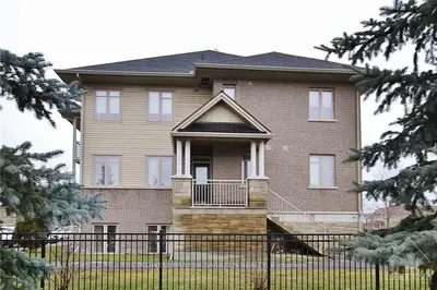 3785 Canyon Walk Drive, Blossom Park - Airport And Area, On K1v 2m4