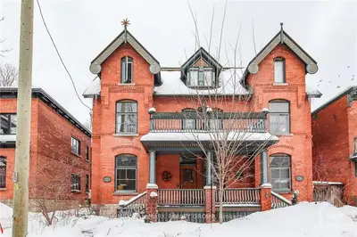 545 Gilmour Street, Ottawa Centre, On K1r 5l5