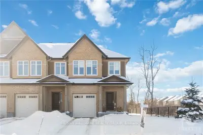 805 CEDAR CREEK Drive, Blossom Park - Airport and Area, ON K1T 0N5