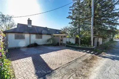 1821 PRINCE OF WALES Drive, Mooneys Bay - Carleton Heights and Area, ON K2C 1P2