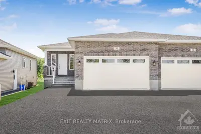 10 CLOVER Lane, South Stormont, ON K0C 1P0