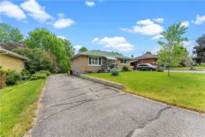 229 ROSEWOOD Avenue, Pembroke, ON K8A 2E7
