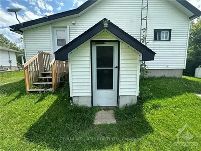7617 FLEWELLYN Road 3, Stittsville - Munster - Richmond, ON K2S 1B6