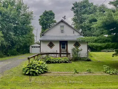 2911 CEDAR VALLEY Road, Rideau Lakes, ON K0G 1V0