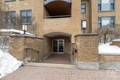 202 HINCHEY Avenue 113, West Centre Town, ON K1Y 1L7