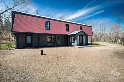 1423 GREENWOOD Road, Whitewater Region, ON K8A 6W3