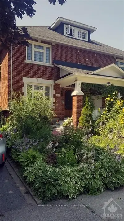 420 HINTON Avenue S, Dows Lake - Civic Hospital and Area, ON K1Y 1B3