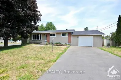 44 Sherry Lane B, South of Baseline to Knoxdale, ON K2G 3L8