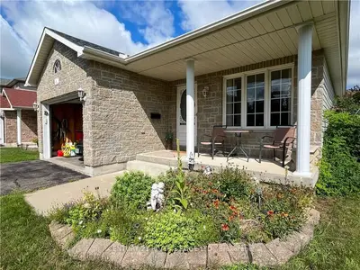 10 REGENCY Place, Brockville, ON K6V 7M5