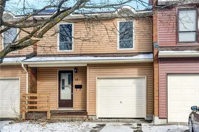 18D ARNOLD Drive, Bells Corners and South to Fallowfield, ON K2H 6V9