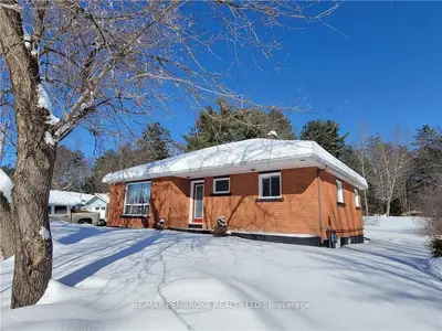 124 SCHWANZ Road, Petawawa, ON K8H 1Y5