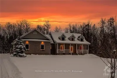 123 Country Meadow Drive, Carp - Huntley Ward, On K0a 1l0