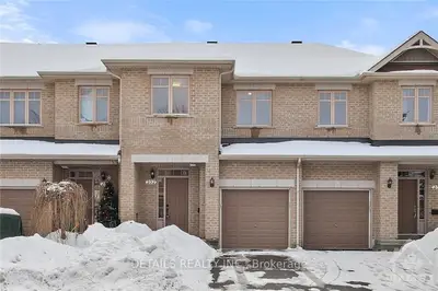 232 BADGELEY Avenue, Kanata, ON K2T 0A4