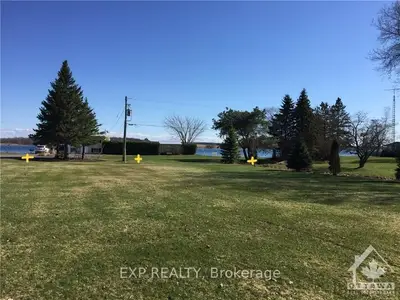 11710 LAKESHORE Drive, South Dundas, ON K0C 1X0