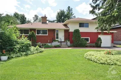 1386 GIBSON Street, Alta Vista and Area, ON K2H 7G1