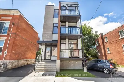 240 BELL Street N 2, West Centre Town, ON K1R 7E6