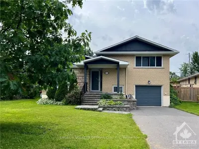 2162 STRATHMORE Boulevard, McKellar Heights - Glabar Park and Area, ON K2A 1M7