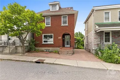 120 WILLOW Street 2, West Centre Town, ON K1R 6W3
