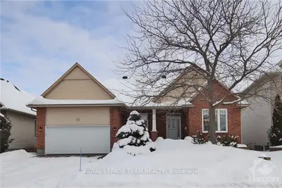 32 BERT G ARGUE Drive, Stittsville - Munster - Richmond, ON K2S 1X9