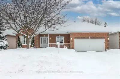 19 AMMOLITE Street, Stittsville - Munster - Richmond, ON K2S 1Y8