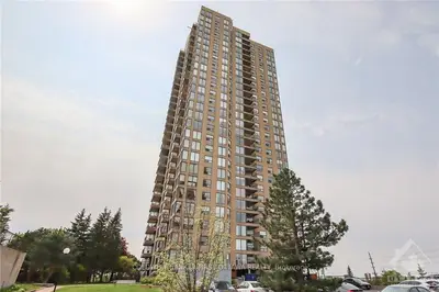545 ST LAURENT Boulevard 601, Manor Park - Cardinal Glen and Area, ON K1K 4H9