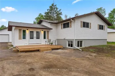 32085 HIGHWAY 17, Laurentian Hills, ON K0J 1J0