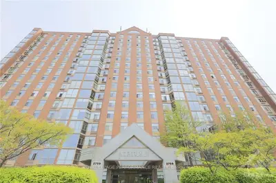 2759 CAROUSEL Crescent 908, Blossom Park - Airport and Area, ON K1T 2N5