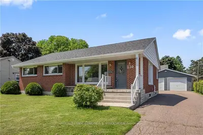 250 ROSEWOOD Avenue, Pembroke, ON K8A 2G1