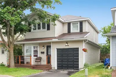 3028 VICTORIA HEIGHTS Crescent, Blossom Park - Airport and Area, ON K1T 3M8