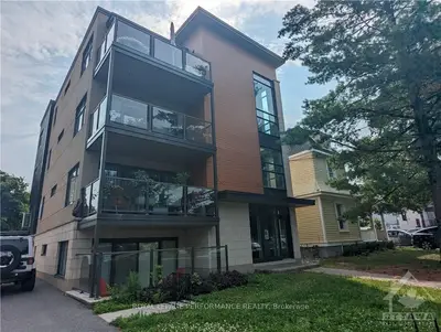 365 ATHLONE Avenue 3, Westboro - Hampton Park, ON K1Z 5M3