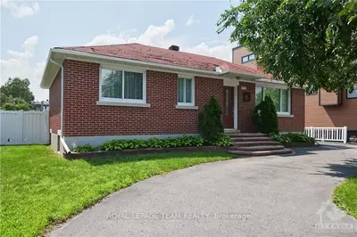 944 WOODROFFE Avenue, Britannia Heights - Queensway Terrace N and Area, ON K2A 3R7