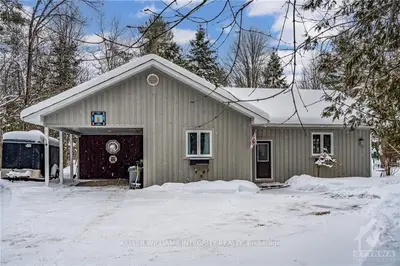 113 LIGHTHOUSE Lane, Carp - Dunrobin - Huntley - Fitzroy and Area, ON K7S 3G7
