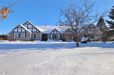 1116 TOMKINS FARM Crescent, Greely - Metcalfe - Osgoode - Vernon and Area, ON K4P 1M5