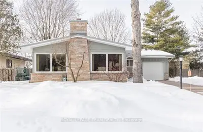 18 ASCOT Avenue, Bells Corners and South to Fallowfield, ON K2H 6E4