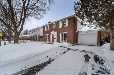 2022 GLENFERN Avenue, Beacon Hill North - South and Area, ON K1J 6G8