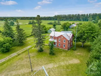 630 PEAT MOSS Road, Alfred and Plantagenet, ON K0B 1A0