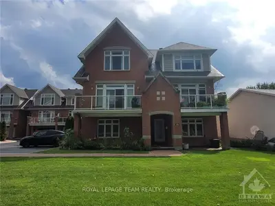 100 HARBOUR LANDING, Crystal Bay - Rocky Point - Bayshore, ON K2H 1H3