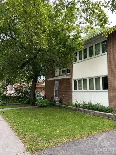 205 GRANVILLE Street, Vanier and Kingsview Park, ON K1L 6Y7