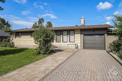 17 SKIPTON Road, South of Baseline to Knoxdale, ON K2G 0Y8