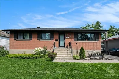 483 NEWMAN Avenue, Overbrook - Castleheights and Area, ON K1K 1N8