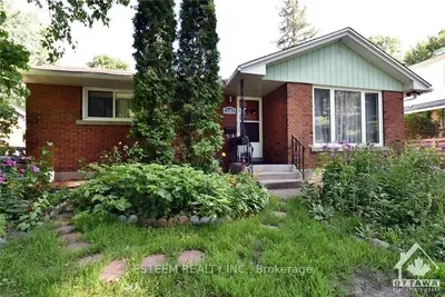 2382 TOBIN Avenue A, Parkway Park - Queensway Terrace S and Area, ON K2C 1K2