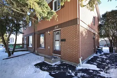 105 DALEHURST Drive, Tanglewood - Grenfell Glen - Pineglen, ON K2G 4E2