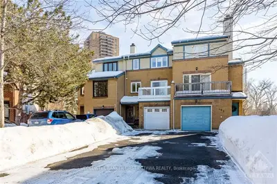 195 DUNBARTON Court, Manor Park - Cardinal Glen and Area, ON K1K 4L7