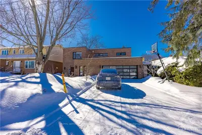 716 GOLDEN Avenue, Carlingwood - Westboro and Area, ON K2A 2G4