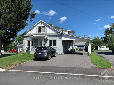 243-245-247 CAMERON Street, Hawkesbury, ON K6A 2B3