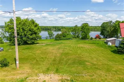 120 LACROIX BAY Road, Whitewater Region, ON K0J 2L0