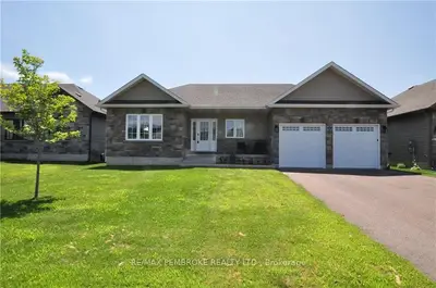 10 NILE Street, Petawawa, ON K8H 0E7