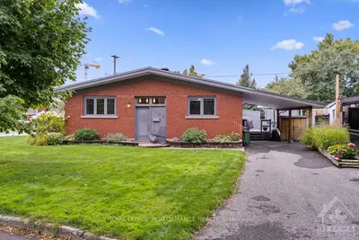 1302 CASTLE HILL Crescent, Belair Park - Copeland Park and Area, ON K2C 2B3