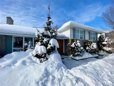 1758 DUNKIRK Crescent, Alta Vista and Area, ON K1H 5T4